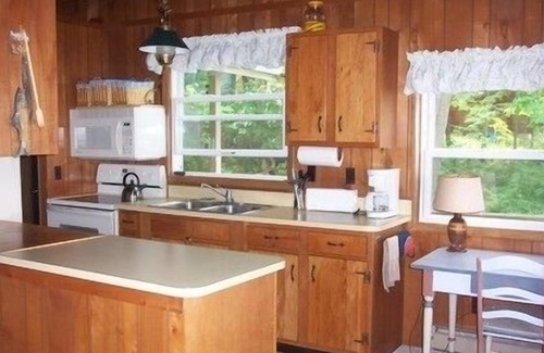 Rushville Cabaña | Canandaigua Lake Cottage en el bosque