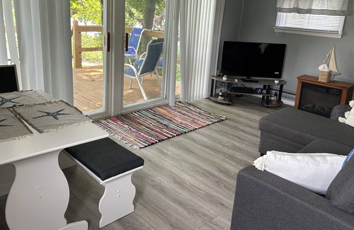 Canandaigua Cabaña | Canandaigua Lake- East Side. 2 bedroom lakefront cottage with lake access