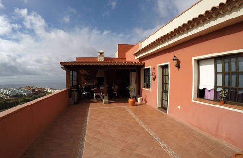 Los Realejos Casa | Canary Biohostel, ecología, agroturismo, surf, parapente, trail,