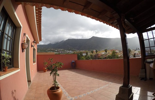 Los Realejos Casa | Canary Biohostel, ecología, agroturismo, surf, parapente, trail,