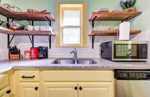 Central Oklahoma City Casa | Canary Cottage-brighten your stay-central NW OKC