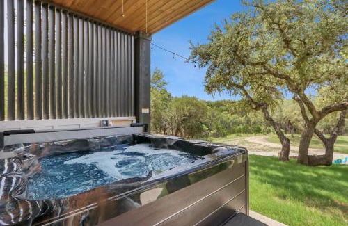 Canyon Lake Casa | Canary Lakehouse
