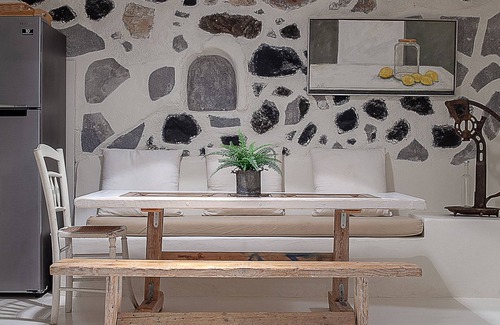 Emporio Villa | Canava Emporio, bodega restaurada cariñosamente construida