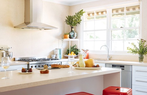 Reid Casa | Canberra Heritage House, across from the Australian War Memorial, walk to CBD