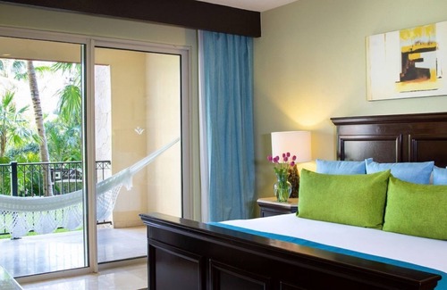 Punta Sam Complejo | Cancun 2 BR, 3 Bath. Luxurious comfort & amazing food, amenities & services!