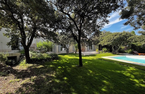 Les Angles Villa | Candau Villa, a green haven with a wooded garden and a pool, 5min from Avignon