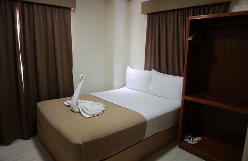 Caticlan Hotel | Candice Lucy Hotel