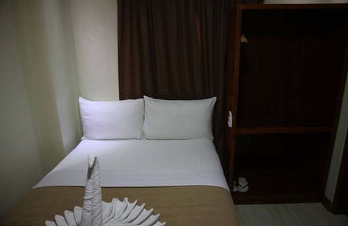 Caticlan Hotel | Candice Lucy Hotel