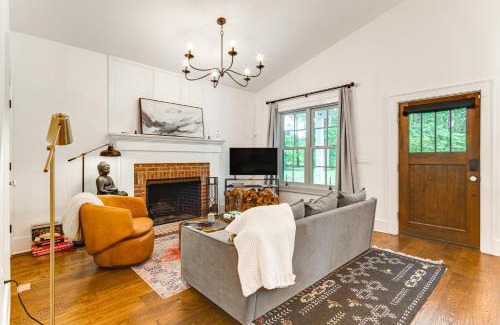Candler Casa | Candler Cottage with Mountain Views and Deck