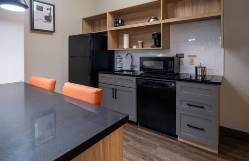 Baytown Hotel | Candlewood Suites Baytown by IHG