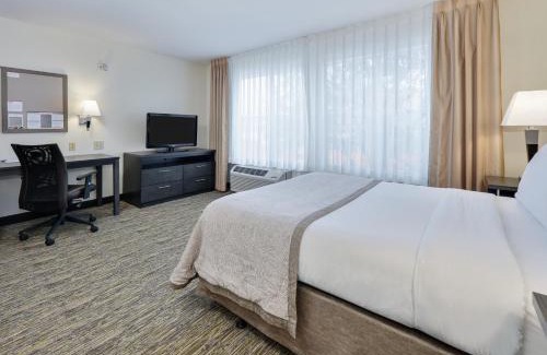Dallas Hotel | Candlewood Suites Dallas Market Center-Love Field by IHG