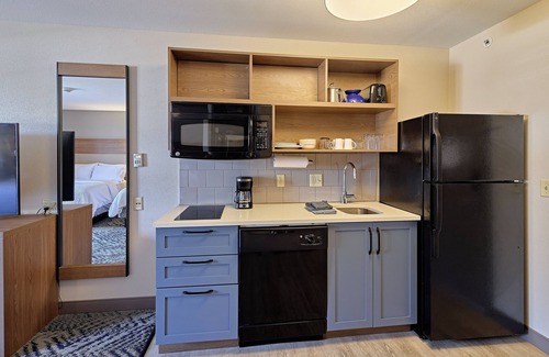 Orange Prairie Hotel | Candlewood Suites Grand Prairie by IHG
