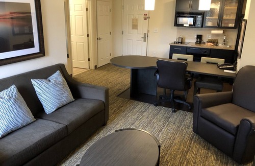 Greenville Hotel | Candlewood Suites Greenville NC by IHG