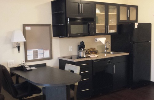 Greenville Hotel | Candlewood Suites Greenville NC by IHG