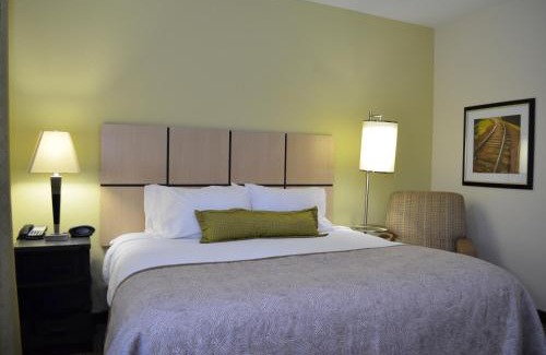 Greenville - Spartanburg Hotel | Candlewood Suites Greenville by IHG