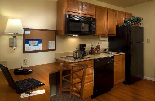 Lakeview Hotel | Candlewood Suites Manassas by IHG