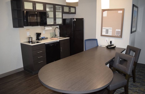 Metrocenter - North Rhodes Park Hotel | Candlewood Suites Nashville - Metro Center by IHG