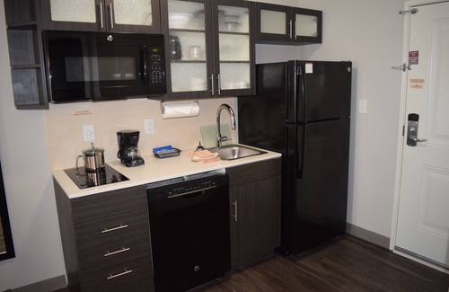 Metrocenter - North Rhodes Park Hotel | Candlewood Suites Nashville - Metro Center by IHG