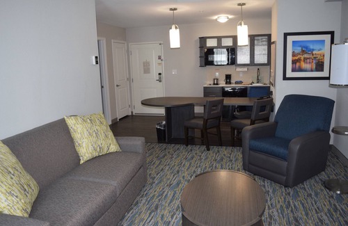 Metrocenter - North Rhodes Park Hotel | Candlewood Suites Nashville - Metro Center by IHG