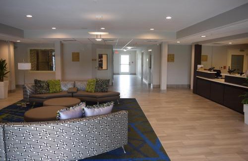 Metrocenter - North Rhodes Park Hotel | Candlewood Suites - Nashville Metro Center by IHG