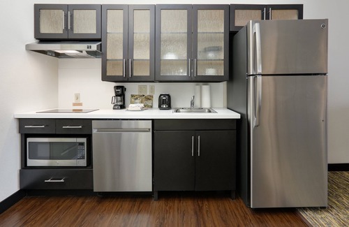 Farmers Branch Hotel | Candlewood Suites Dallas NW - Farmers Branch by IHG