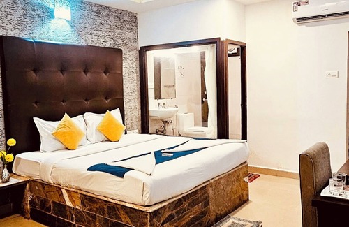 Gauravaddo Hotel | Candolim Sands