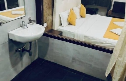 Gauravaddo Hotel | Candolim Sands