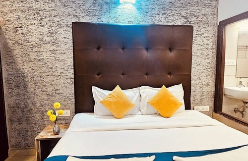 Gauravaddo Hotel | Candolim Sands