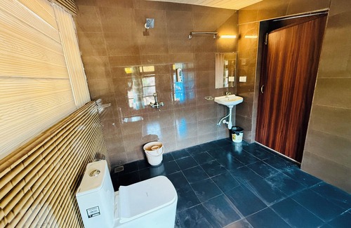Gauravaddo Hotel | Candolim Sands
