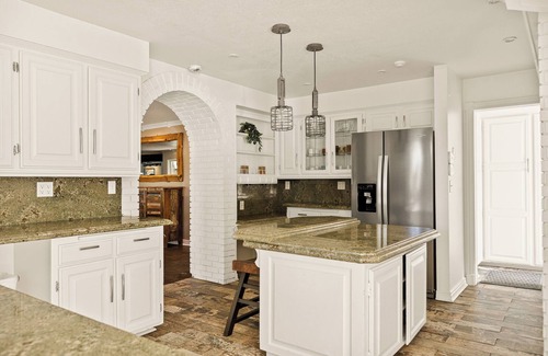 Lake Arrowhead Casa | Candyland Estate,Guest house,Indoor Spa, Sauna and Dock for Swimming and Fishing