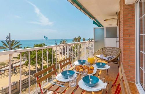 Canet de Mar Apartamento | 76 m² Apartamento ∙ 4 habitaciones ∙ 7 personas