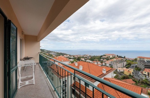Praia de Santa Cruz Apartamento | Caniço Quintas III by Trip2Portugal - ILHA DA MADEIRA