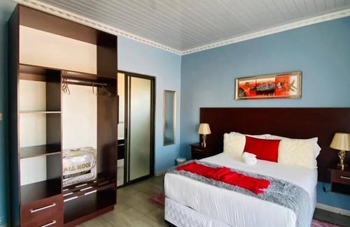 Central Cama Y Desayuno | Canna Lilly Guest House