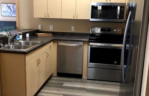 Sun Prairie Apartamento | Cannery Square Short Term Rentals -104 by Patriot
