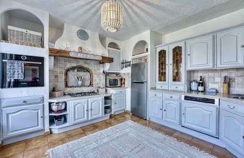 Theoule-sur-Mer Casa | Cannes 15mins. Fabulous sea & mountain views. Beaches, walks, cycling, relaxing
