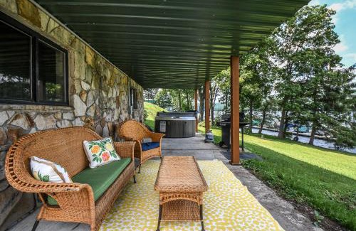 Thayerville Casa | Canoe Cottage