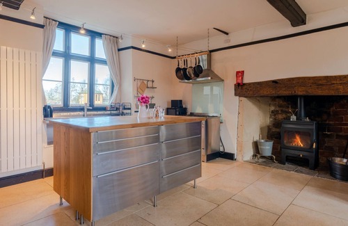 Wotton-under-Edge Cabaña | Canons Court Lodge - Wotton-Under-Edge - Dog friendly