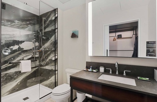 Downtown Memphis Hotel | Canopy by Hilton Memphis Downtown