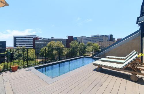 Sandown Hotel | Cans BlackBrick lux