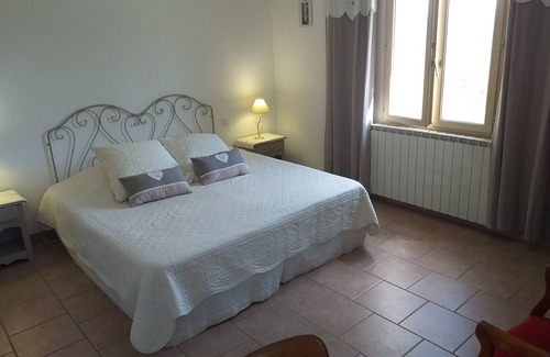 Lacoste Casa | Cante Grillet en Provenza al pie del Luberon