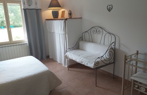 Lacoste Casa | Cante Grillet en Provenza en el Luberon