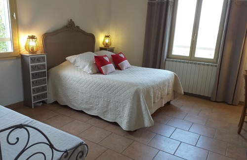 Lacoste Casa | Cante Grillet en Provenza en el Luberon