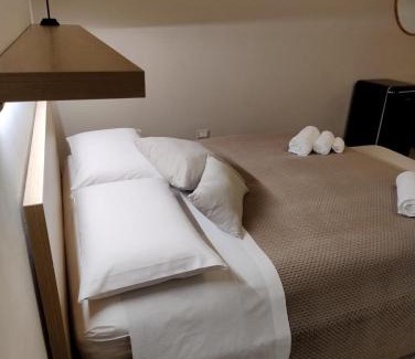 Monte Sant'Angelo Cama Y Desayuno | Cantine Cippone Room