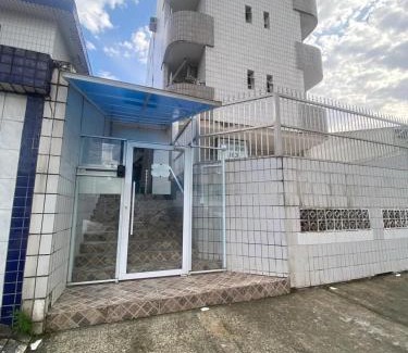 Canto do Forte Apartamento | Canto forte- Suíte c/varanda - até 5 hóspedes- garagem - WI FI e 200 metros da Praia, 50 metros da Av Gastronômica da PG