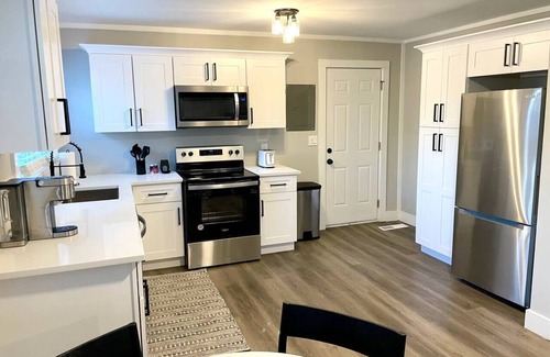Canton Casa | Canton Charmer - Modern 2BR Bungalow