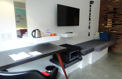 Puerto Princesa City Centre Hotel | Canvas Boutique Hotel