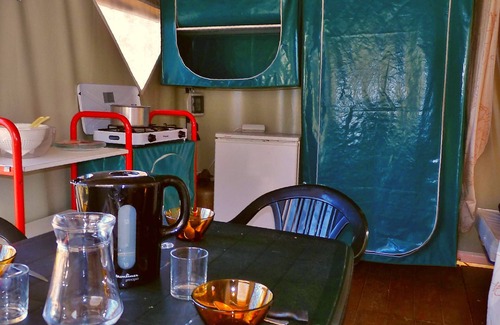 Montpeyroux Casa | Bungalow lona en la línea de costa en Camping Romiguière ***