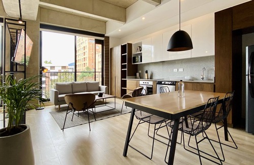 Chico Reservado Apartamento | Canvas by Wynwood House