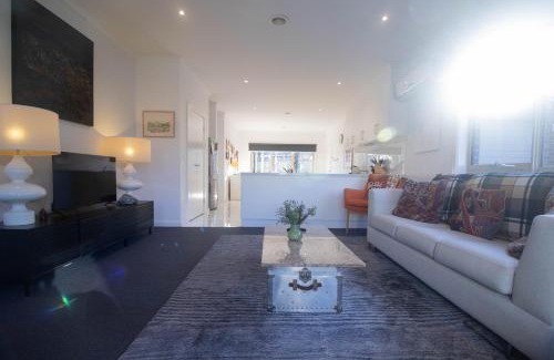 Ballarat North Casa | Canvas & Comfort