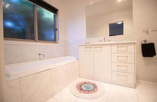 Ballarat North Casa | Canvas & Comfort